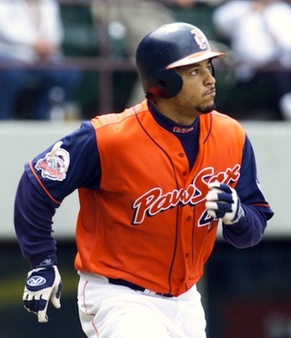 Illustration for article titled Who Is The Blurry Guy In This Photo, And Why Did Manny Ramirez Steal His Pants? The Long Baseball Life Of "The Machete"
